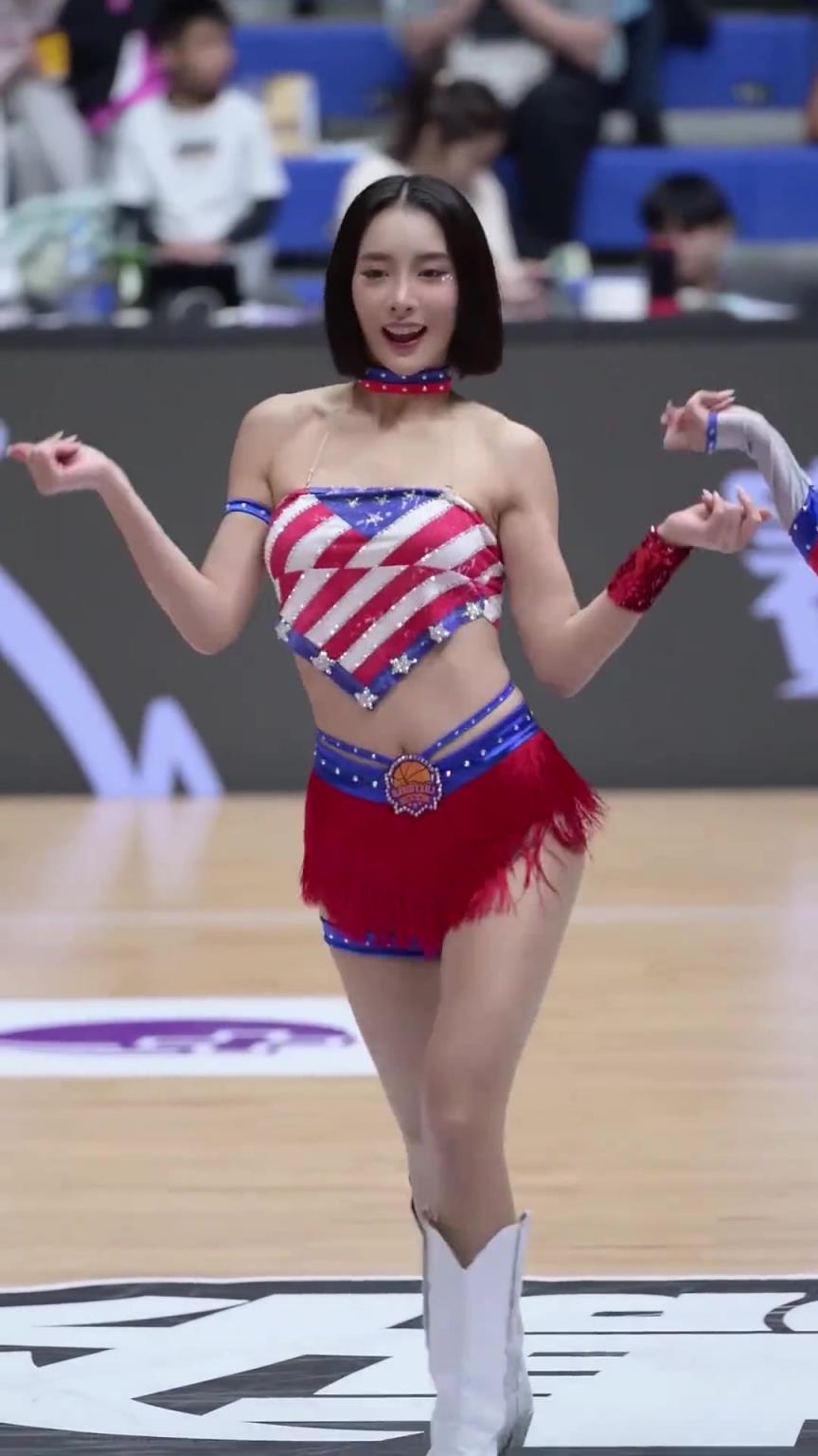 太離譜了 ！幾乎是完美女人！